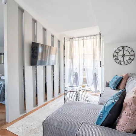 Exquisites Studio-apartment Bei Mit Privatem Balkon, Waschmaschine, Wifi روفينج