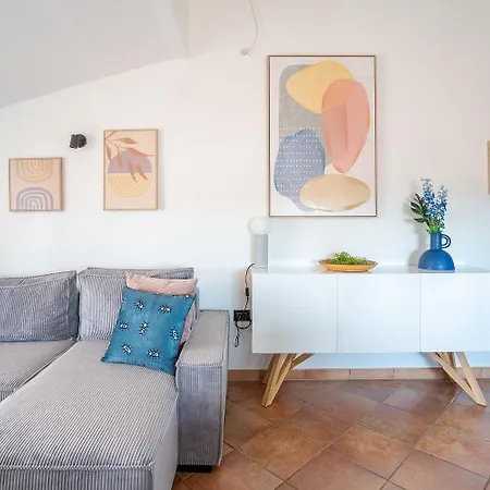 Exquisites Studio-apartment Bei Mit Privatem Balkon, Waschmaschine, Wifi شقة *