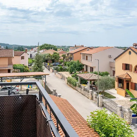Exquisites Studio-apartment Bei Mit Privatem Balkon, Waschmaschine, Wifi شقة