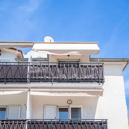 Exquisites Studio-apartment Bei Mit Privatem Balkon, Waschmaschine, Wifi Apartment Rovinj