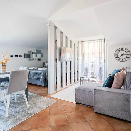 Apartment Exquisites Studio-apartment Bei Mit Privatem Balkon, Waschmaschine, Wifi *