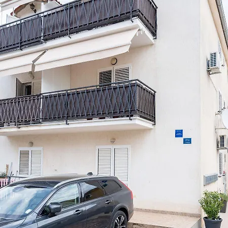 Exquisites Studio-apartment Bei Mit Privatem Balkon, Waschmaschine, Wifi Apartman