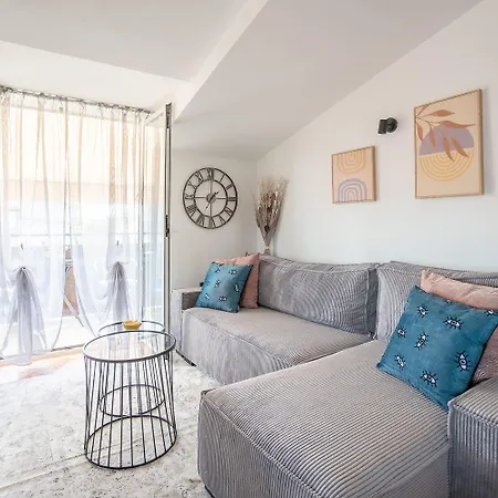 Apartman Exquisites Studio-apartment Bei Mit Privatem Balkon, Waschmaschine, Wifi Rovinj